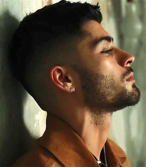 zayn malik side view.